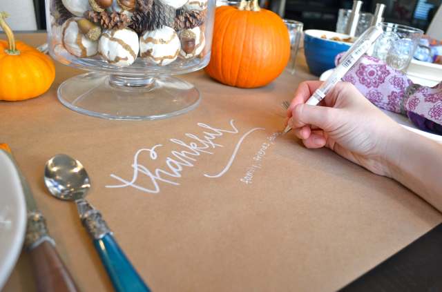 Casual easy Thanksgiving table setting. Write on kraft paper what you are thankful for.